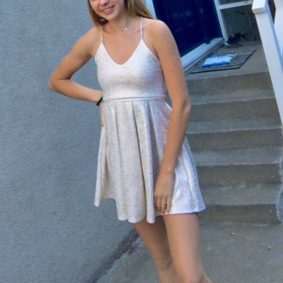 White and Gold Soprano Dress - Picture 4 of 6